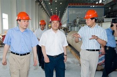 2007年5月25日，时任全国政协常委、经济委员会副主任、中国包装结合会会长石万鹏一行来公司视察