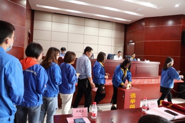 今年会jnh纸业工会第七届会员代表大会圆满进行