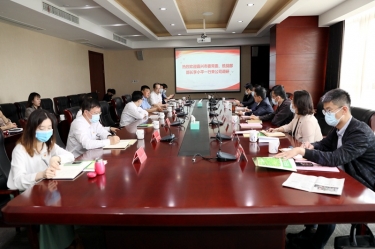 黄冈市委常委、统战部部长李幼平一行光临今年会jnh纸业调研领导