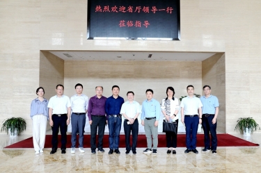 省人力社保厅二级巡视员陈荣华一行光临今年会jnh纸业调研人才工作